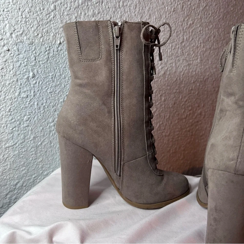 Carlos Santana faux suede boots - Picture 3 of 6